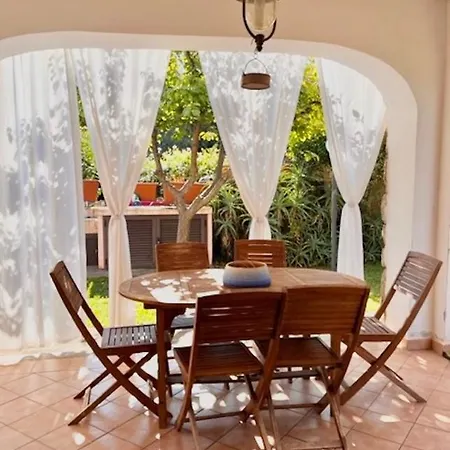 别墅 Iss Travel, Molly's Garden - 2-bedroom With Air-condition *