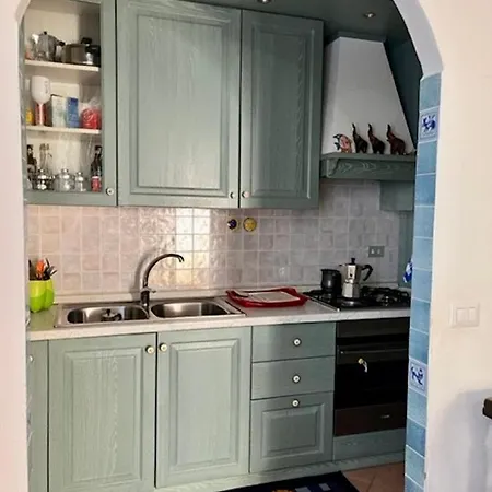 Вилла Iss Travel, Molly's Garden - 2-bedroom With Air-condition