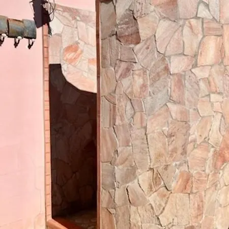 Iss Travel, Molly's Garden - 2-bedroom With Air-condition Вилла